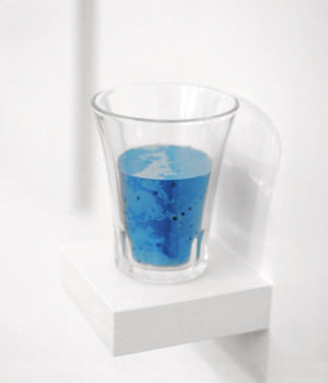 part-perdersi-dentro-un-bicchiere-dacqua-2001